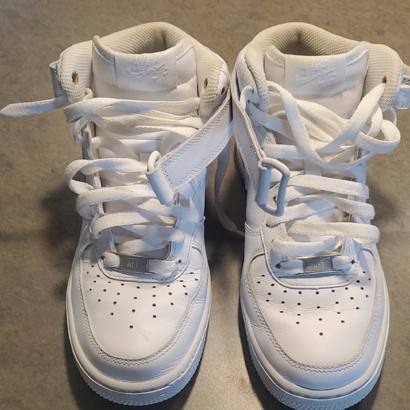 Nike Shoes - Nike White High-Top AF1 Size 7